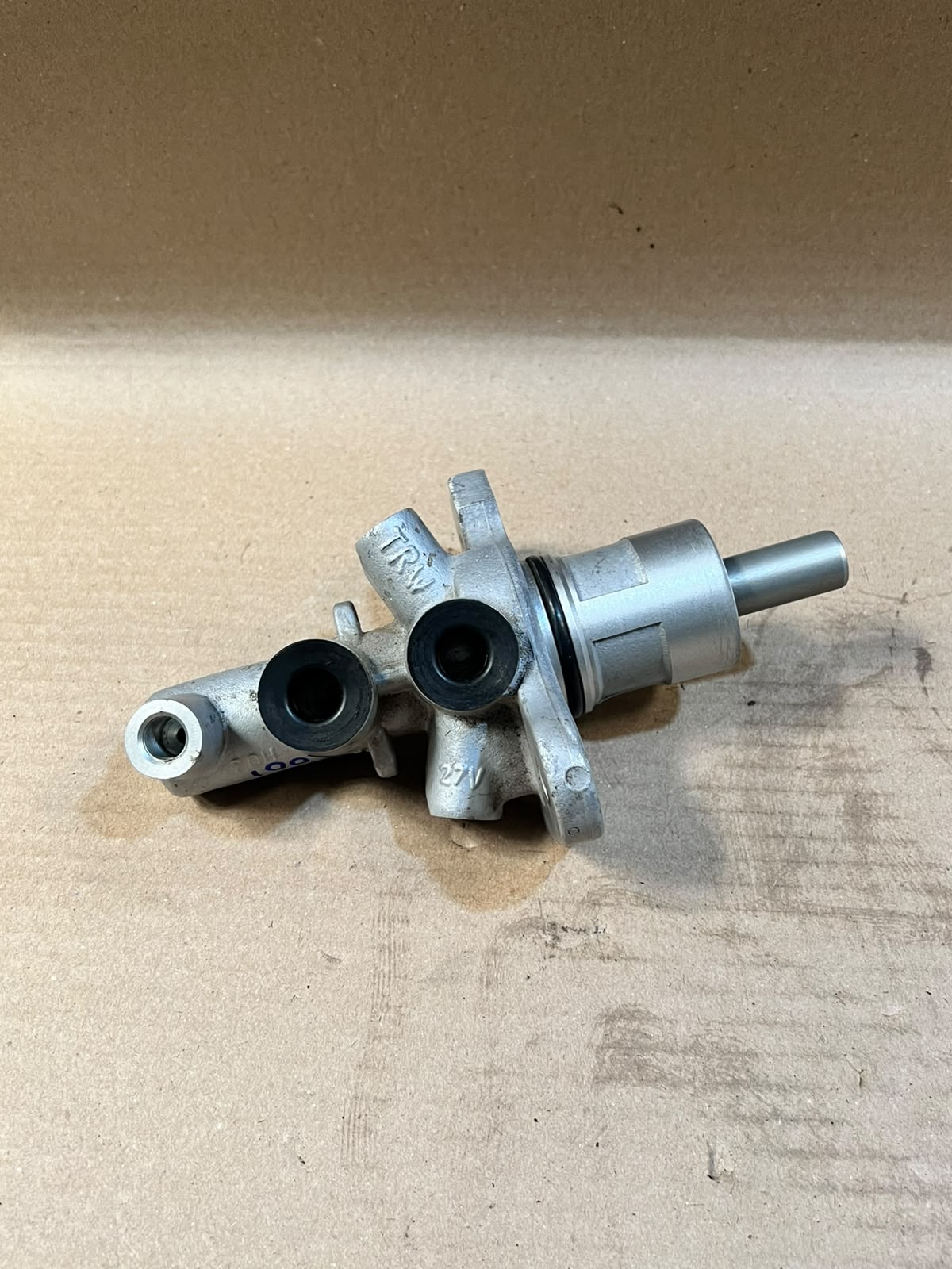 2001 BMW 5 Series E39 Brake Master Cylinder Used Genuine OEM