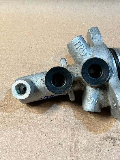 2001 BMW 5 Series E39 Brake Master Cylinder Used Genuine OEM