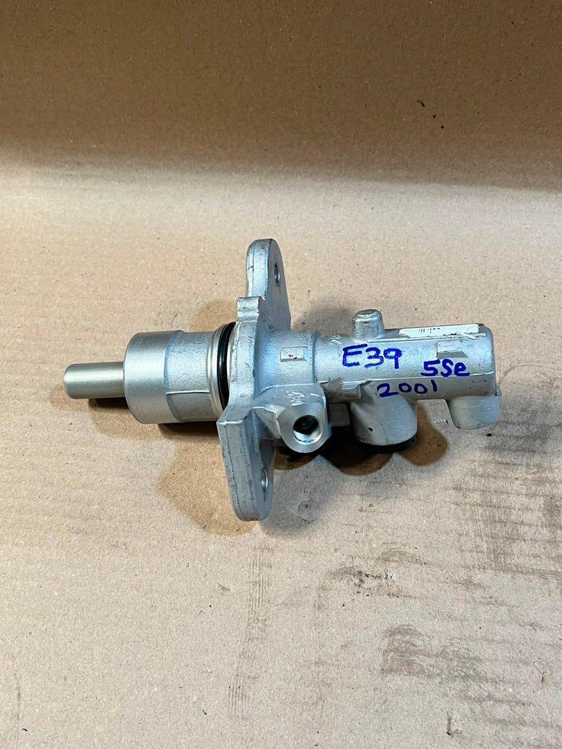 2001 BMW 5 Series E39 Brake Master Cylinder Used Genuine OEM