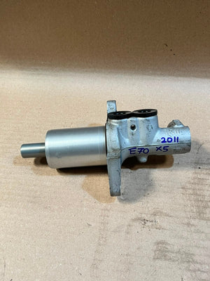 2011 BMW X5 E70 Brake Master Cylinder Used Genuine OEM