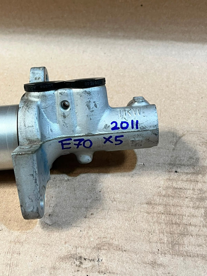 2011 BMW X5 E70 Brake Master Cylinder Used Genuine OEM