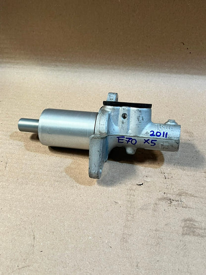 2011 BMW X5 E70 Brake Master Cylinder Used Genuine OEM