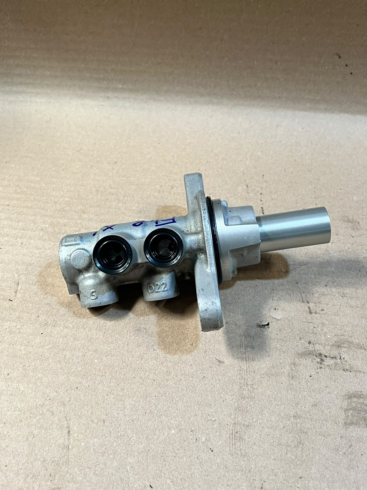 2017 BMW X1 F48 Brake Master Cylinder Used Genuine OEM