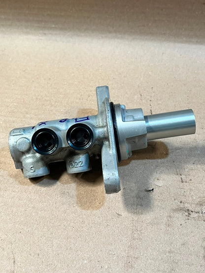 2017 BMW X1 F48 Brake Master Cylinder Used Genuine OEM