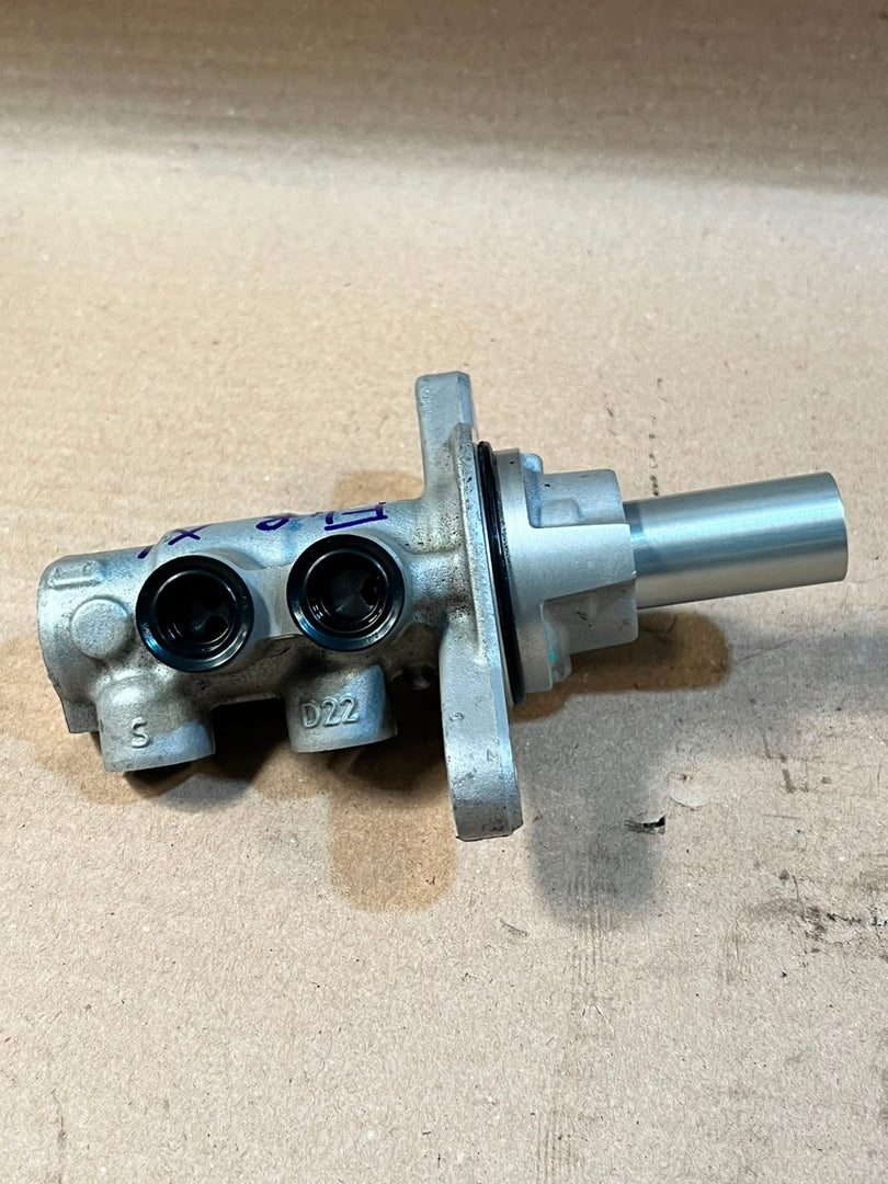 2017 BMW X1 F48 Brake Master Cylinder Used Genuine OEM
