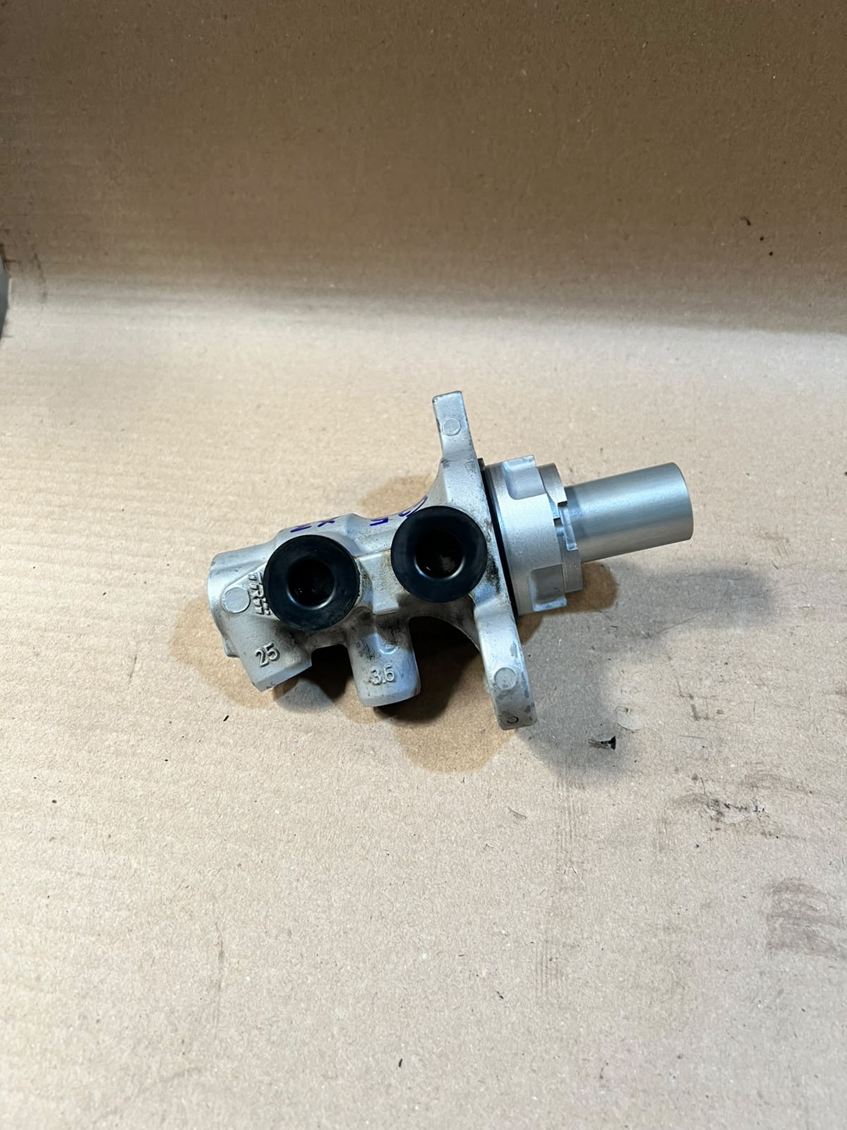 2014 BMW X3 F25 Brake Master Cylinder Used Genuine OEM