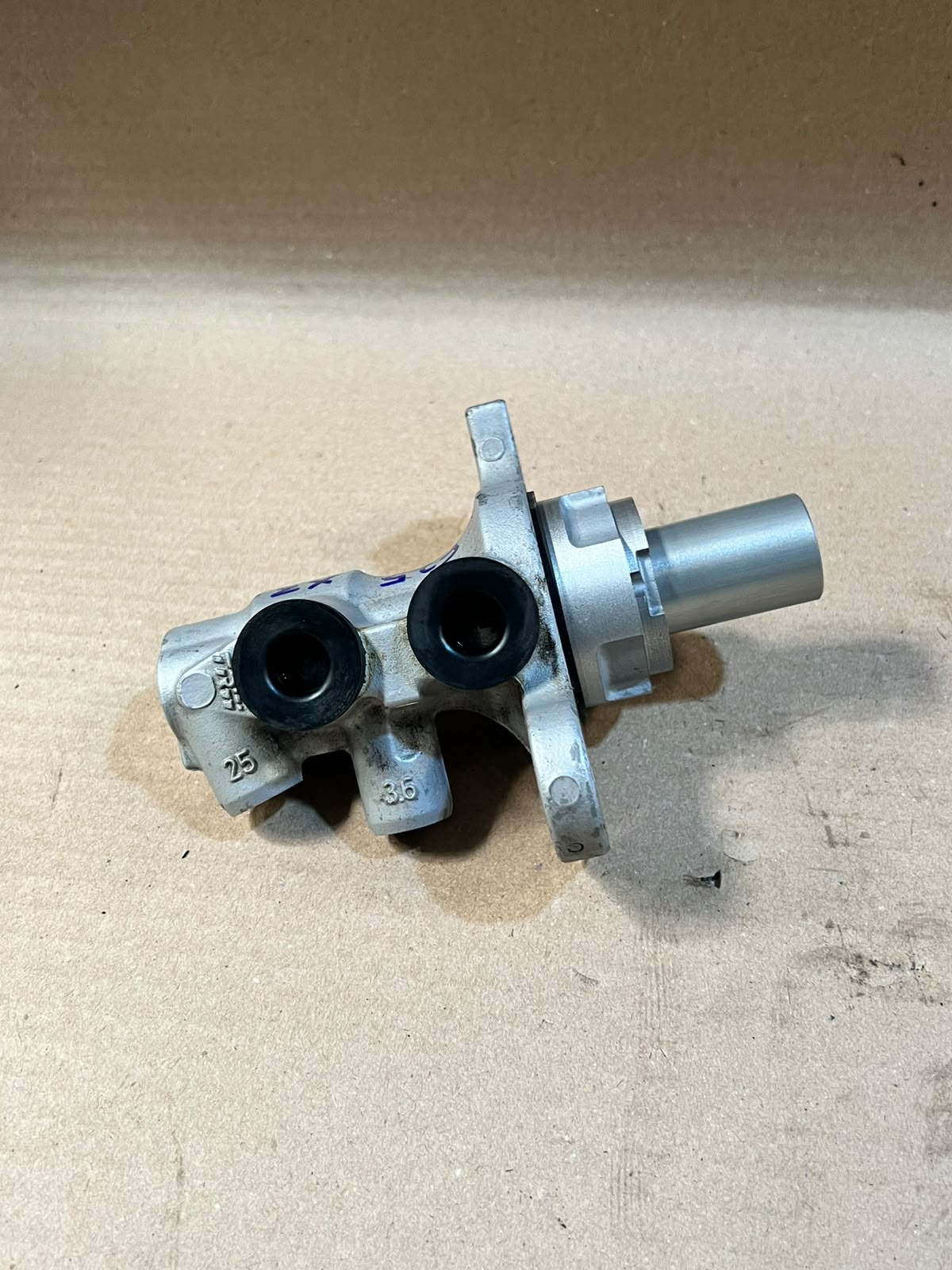 2014 BMW X3 F25 Brake Master Cylinder Used Genuine OEM
