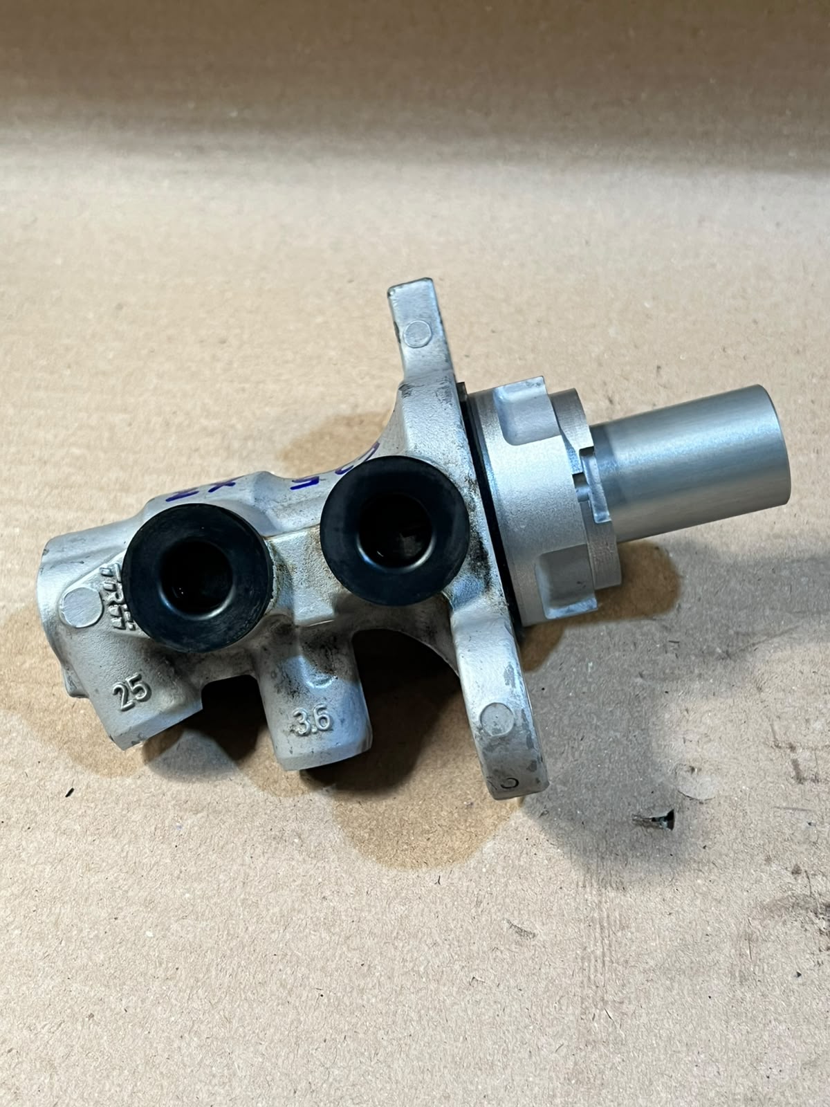 2014 BMW X3 F25 Brake Master Cylinder Used Genuine OEM