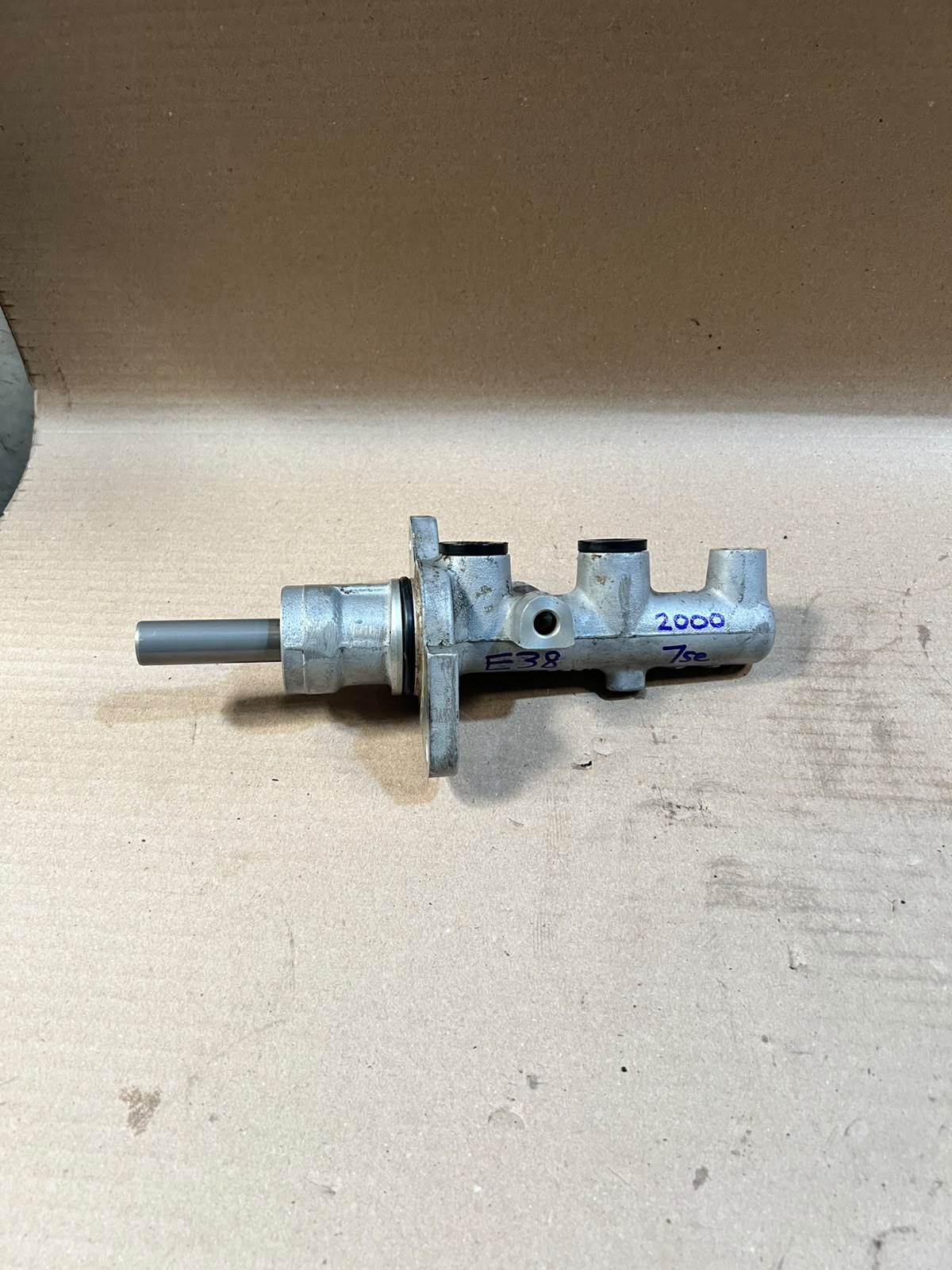 2000 BMW 7 Series E38 Brake Master Cylinder Used Genuine OEM