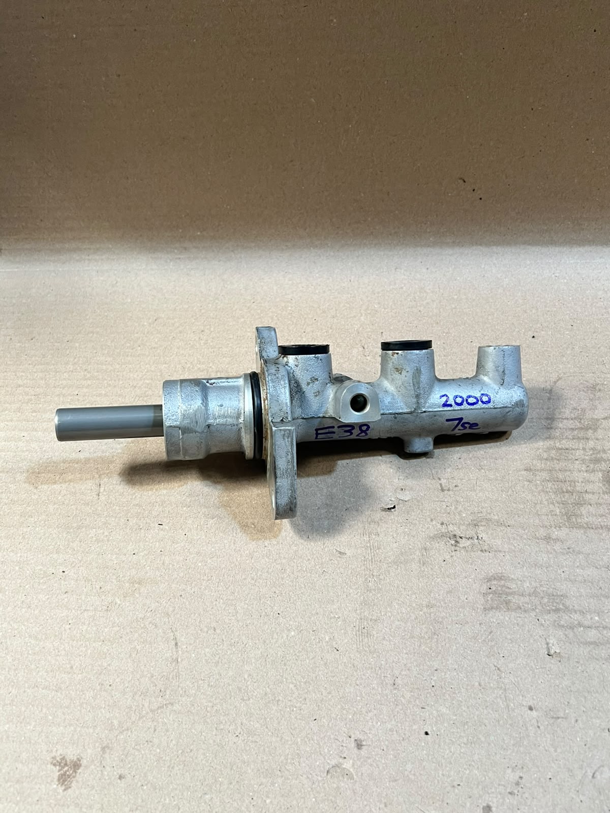 2000 BMW 7 Series E38 Brake Master Cylinder Used Genuine OEM