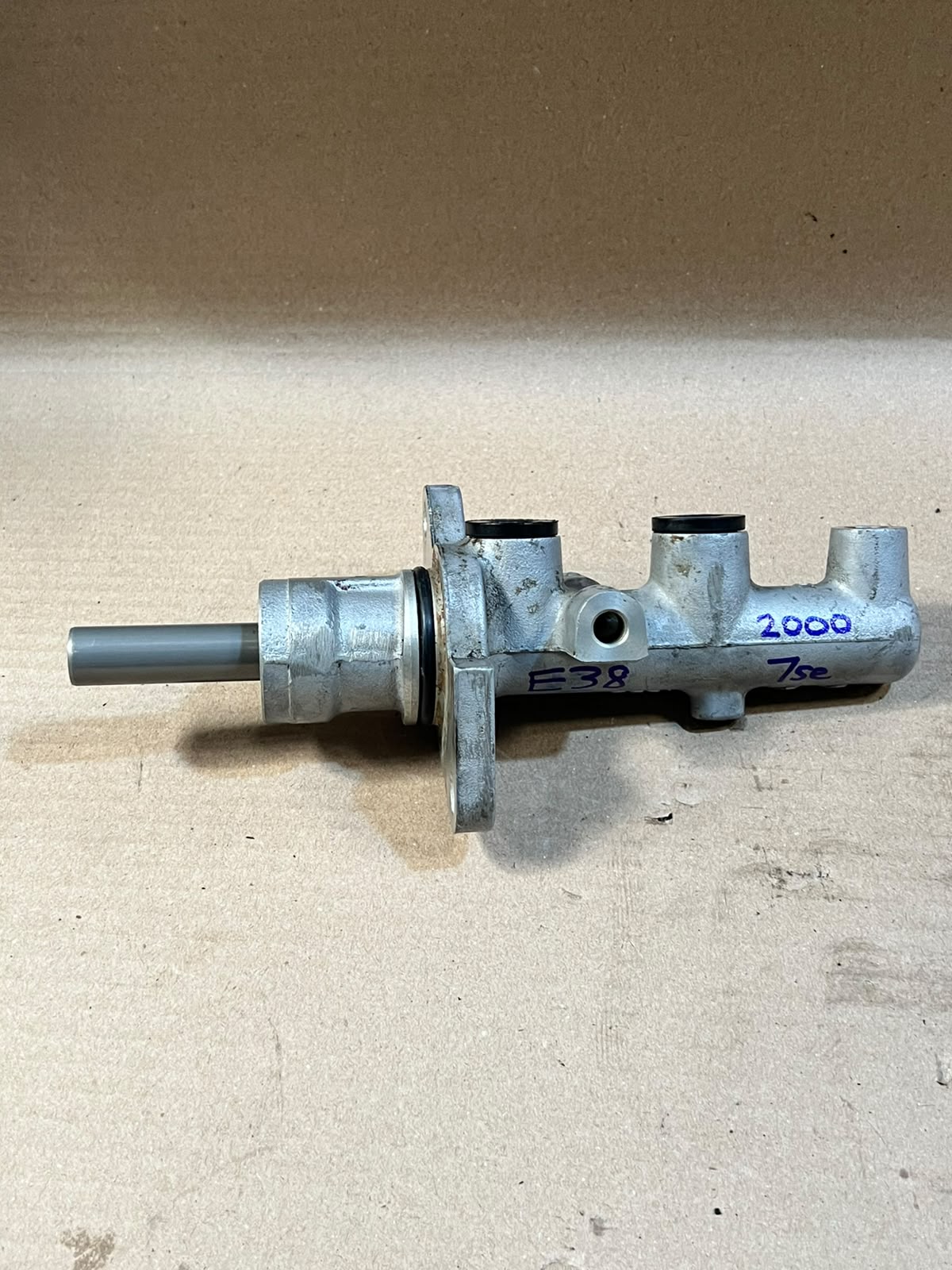 2000 BMW 7 Series E38 Brake Master Cylinder Used Genuine OEM