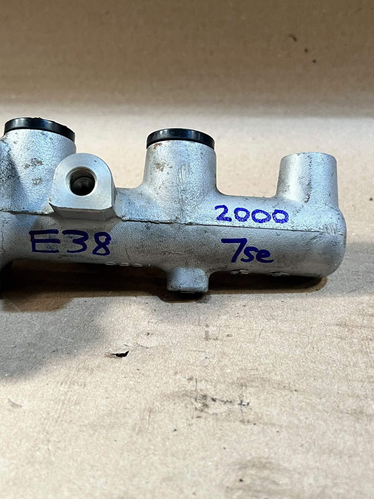 2000 BMW 7 Series E38 Brake Master Cylinder Used Genuine OEM