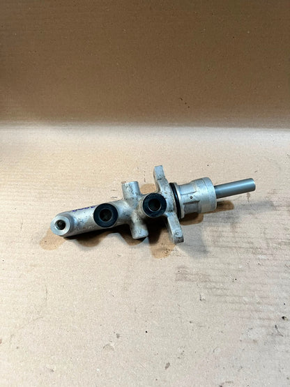 2000 BMW 7 Series E38 Brake Master Cylinder Used Genuine OEM