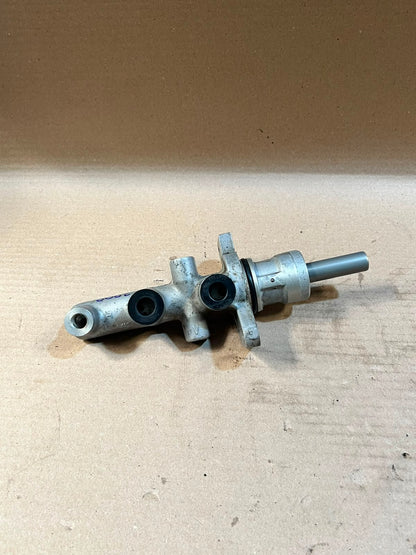 2000 BMW 7 Series E38 Brake Master Cylinder Used Genuine OEM
