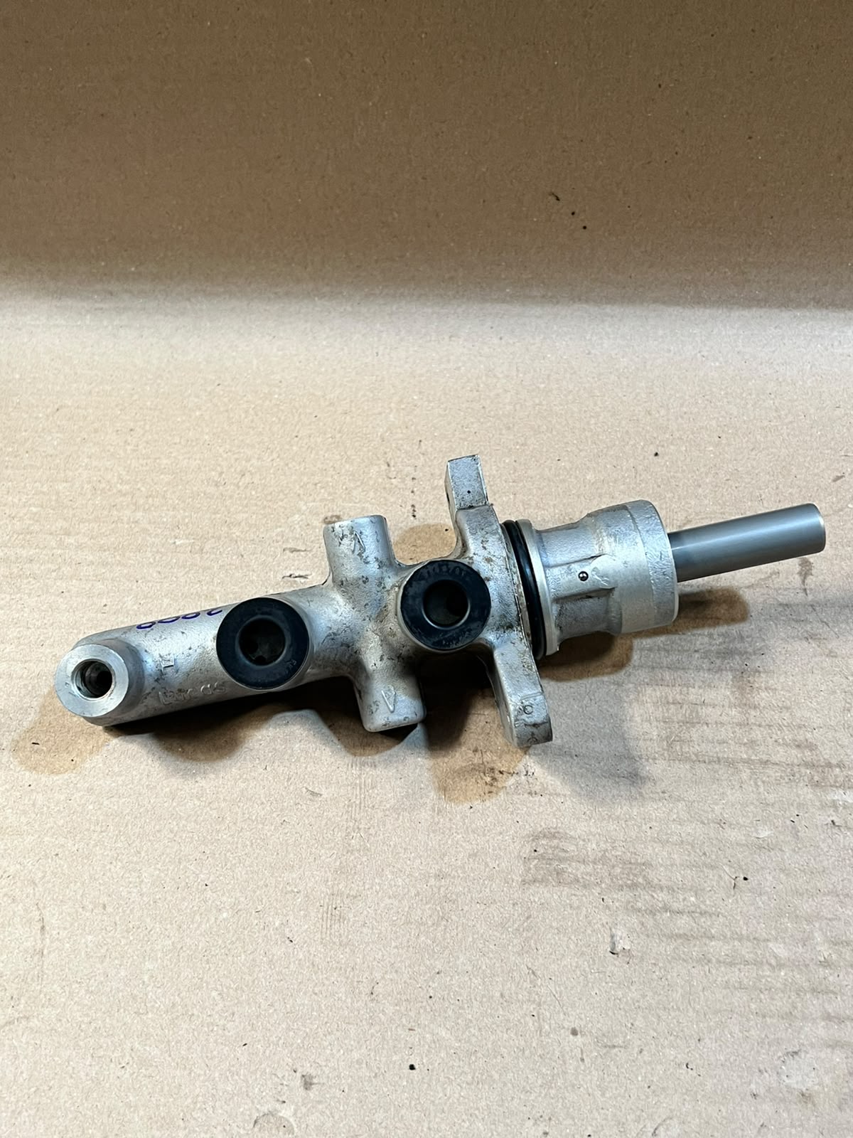 2000 BMW 7 Series E38 Brake Master Cylinder Used Genuine OEM