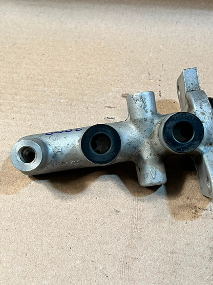 2000 BMW 7 Series E38 Brake Master Cylinder Used Genuine OEM