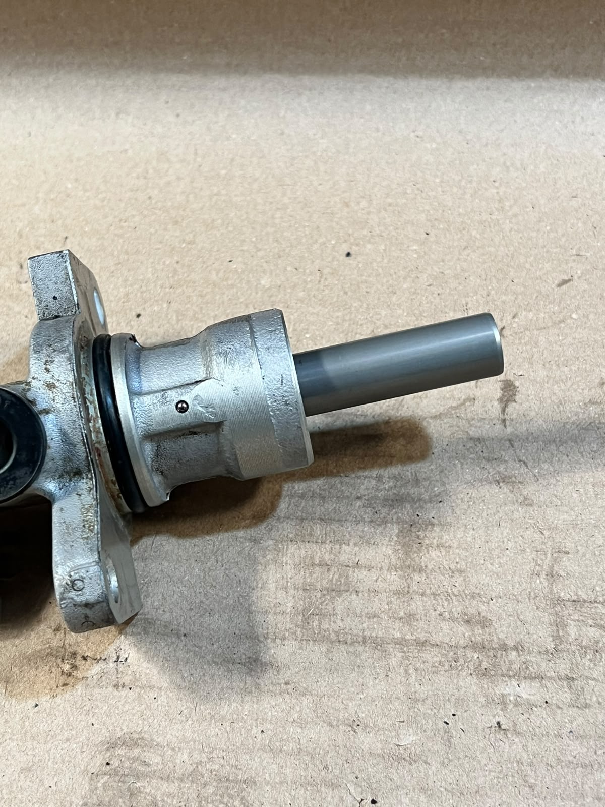 2000 BMW 7 Series E38 Brake Master Cylinder Used Genuine OEM