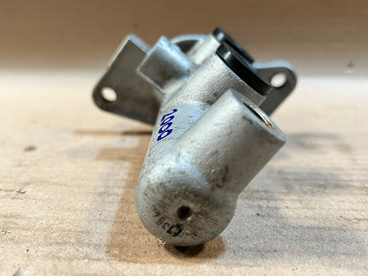 2000 BMW 7 Series E38 Brake Master Cylinder Used Genuine OEM