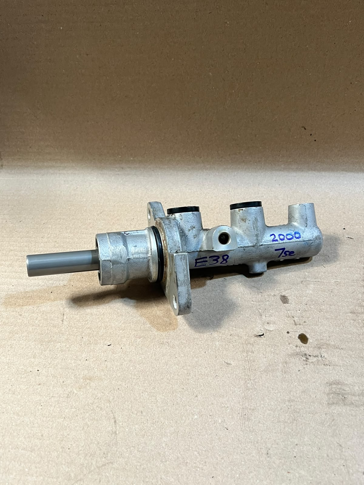 2000 BMW 7 Series E38 Brake Master Cylinder Used Genuine OEM