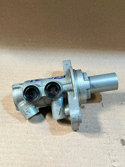 2014 BMW 3 Series F30 Brake Master Cylinder Used Genuine OEM