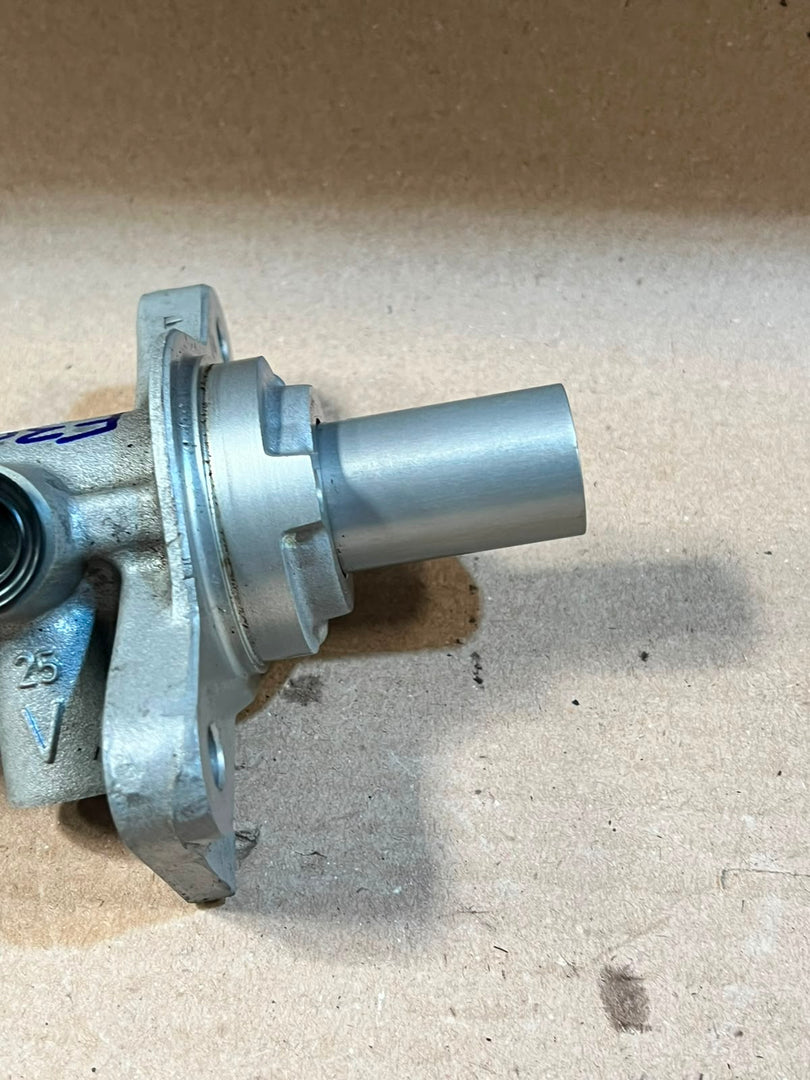 2014 BMW 3 Series F30 Brake Master Cylinder Used Genuine OEM