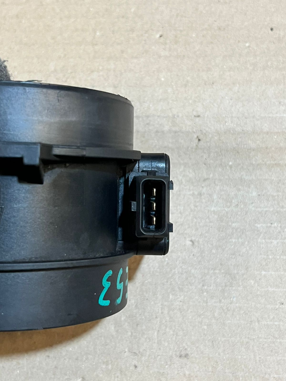 2001-2005 BMW 330i E46 M54 Mass Air Flow MAF Sensor 1438871 OEM