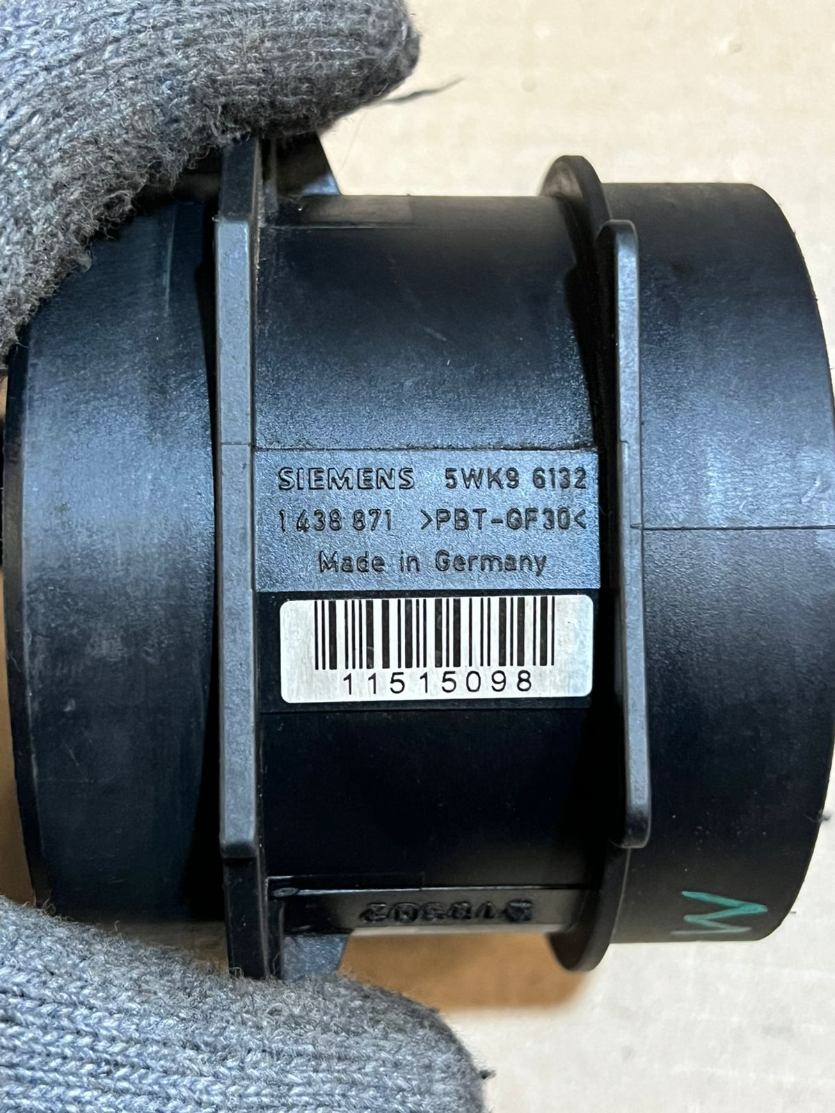 2001-2005 BMW 330i E46 M54 Mass Air Flow MAF Sensor 1438871 OEM