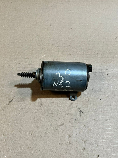 BMW N51 N52 Valvetronic Eccentric Shaft Actuator Motor 7548388 1137 7548388 OEM
