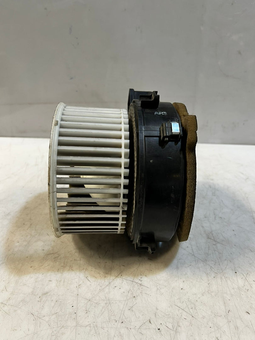 BMW G30 G31 F90 G11 G12 Heater Blower Motor Fan F011500123 64116836881 OEM