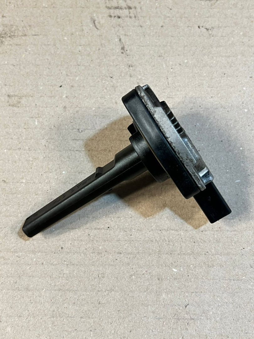 BMW E38 E39 E46 E53 E60 E61 E81 E82 E87 Oil Level Sensor 7508003 OEM