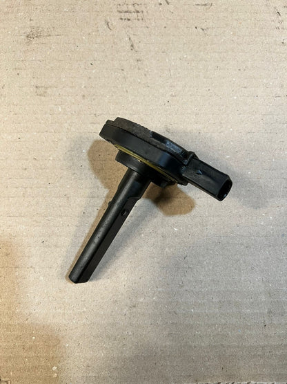 1999-2000 BMW 328i E46 Engine Oil Level Sensor 1433596 12617508003 OEM