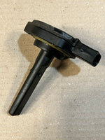 Load image into Gallery viewer, 1999-2000 BMW 328i E46 Engine Oil Level Sensor 1433596 12617508003 OEM