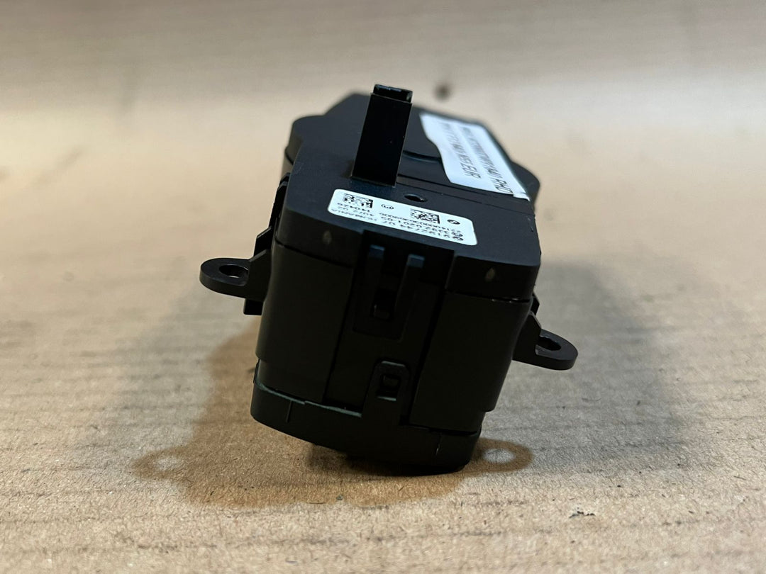 BMW X3 F25 5 Series F10 F11 F07 RHD Headlight Light Switch 9192744 OEM RHD