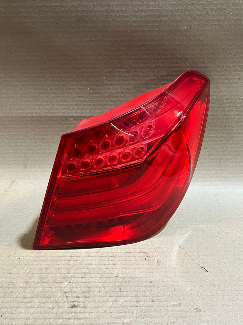 BMW 7 Series F01 F02 F03 F04 Right Rear Tail Light Lamp 7182198 OEM