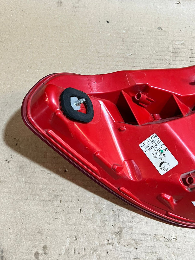BMW 7 Series F01 F02 F03 F04 Right Rear Tail Light Lamp 7182198 OEM