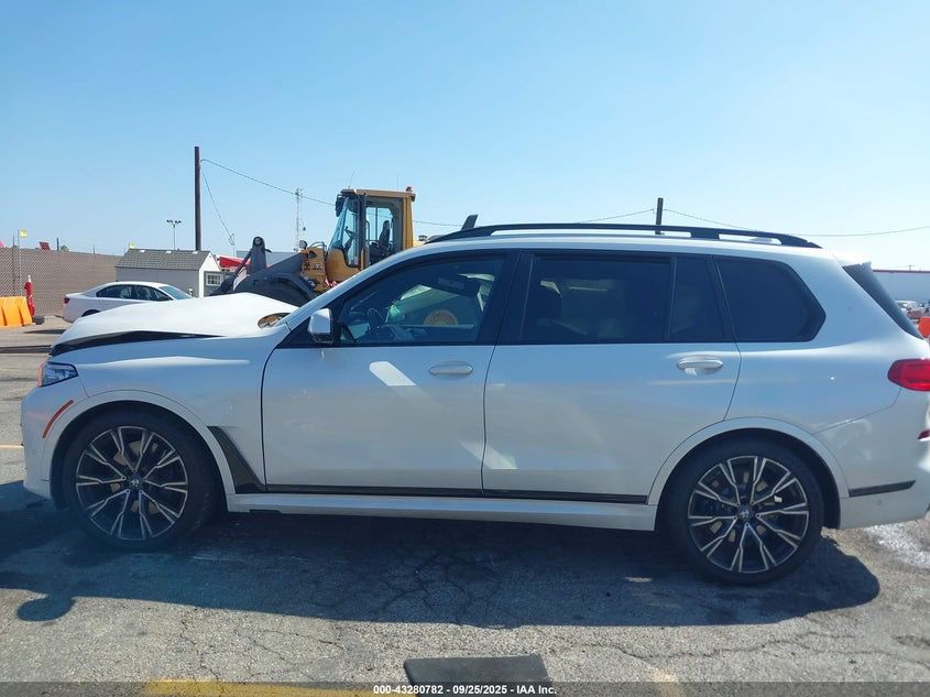 BMW X7 G07 X7 xDrive50i N63M 26.03.2019 Paintwork: A96 Upholstery: VATQ