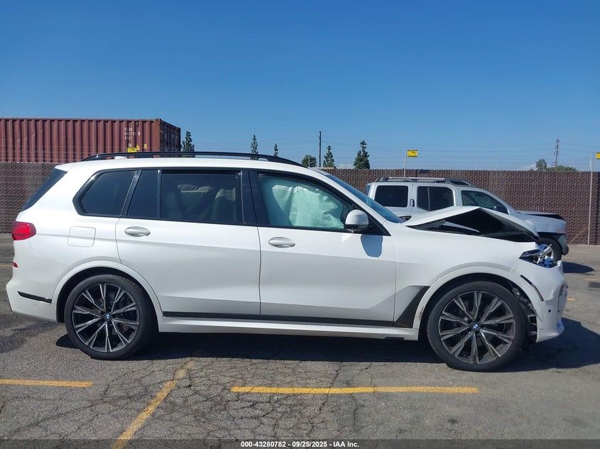 BMW X7 G07 X7 xDrive50i N63M 26.03.2019 Paintwork: A96 Upholstery: VATQ