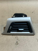 Bild in die Galerieansicht laden, BMW 3 Series F30 F31 F35 328i Dashboard Fresh Air Vent Grille 9231995 OEM