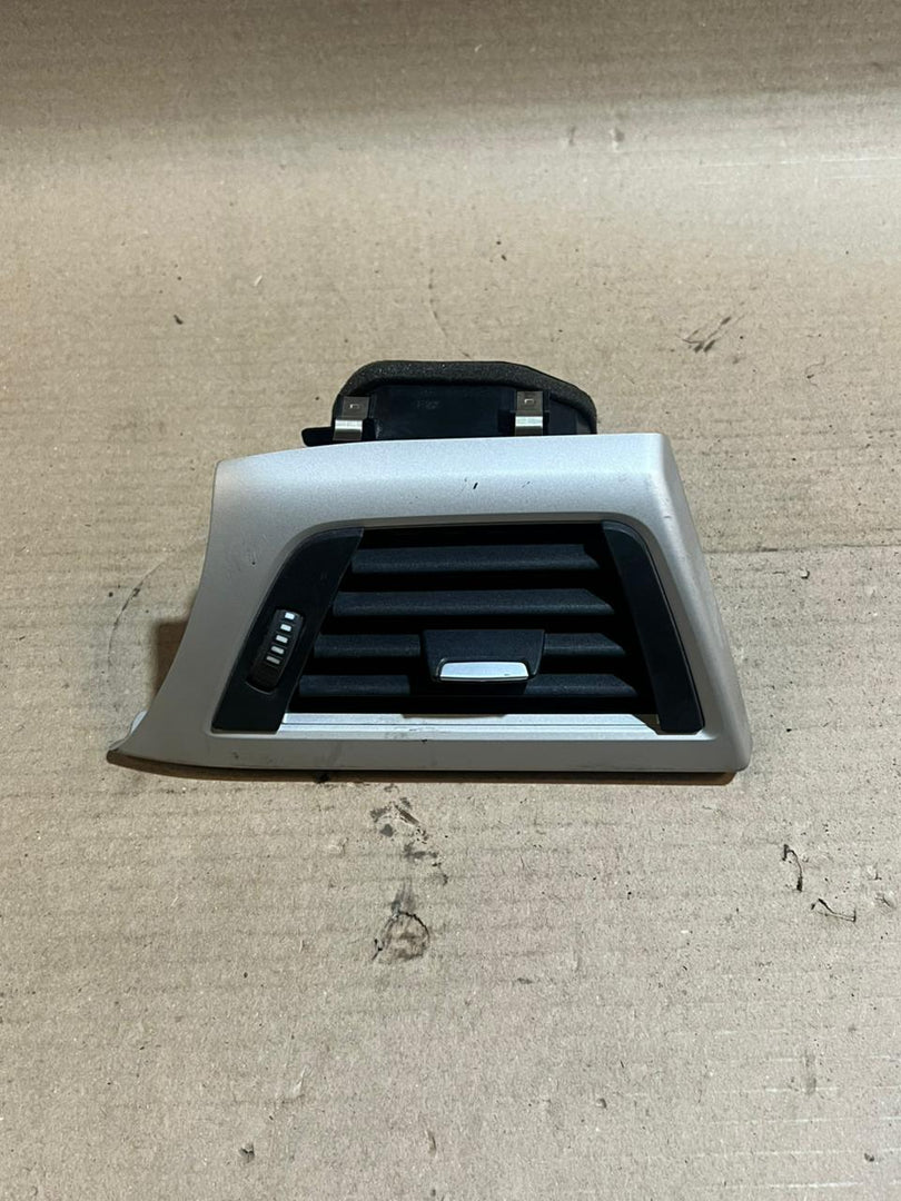 BMW 3 Series F30 F31 F35 328i Dashboard Fresh Air Vent Grille 9231995 OEM