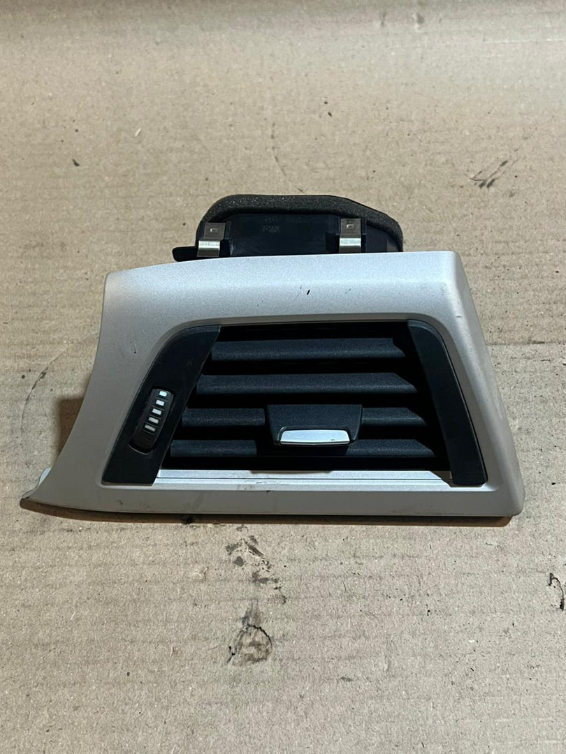 BMW 3 Series F30 F31 F35 328i Dashboard Fresh Air Vent Grille 9231995 OEM