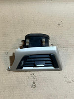 Bild in die Galerieansicht laden, BMW 3 Series F30 F31 F35 328i Dashboard Fresh Air Vent Grille 9231995 OEM