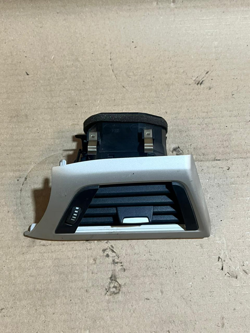 BMW 3 Series F30 F31 F35 328i Dashboard Fresh Air Vent Grille 9231995 OEM