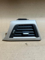 Bild in die Galerieansicht laden, BMW 3 Series F30 F31 F35 328i Dashboard Fresh Air Vent Grille 9231995 OEM