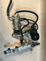 قم بتحميل الصورة إلى عارض الصور، BMW 5 Series E34 530i 540i Brake Master Cylinder Used Genuine OEM