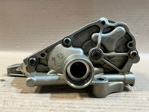 BMW X3 F25 5 Series F10 F11 X6 E71 Engine Oil Pump S910599 7573747 OEM