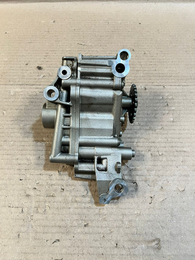 BMW X3 F25 5 Series F10 F11 X6 E71 Engine Oil Pump S910599 7573747 OEM