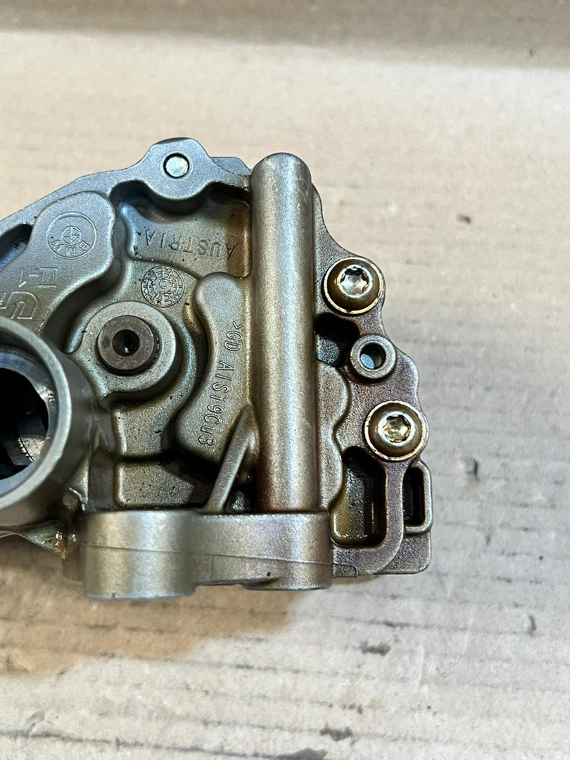 BMW 328i 525i 525xi E90 E91 E92 E93 E60 N52 Engine Oil Pump 7545939 OEM