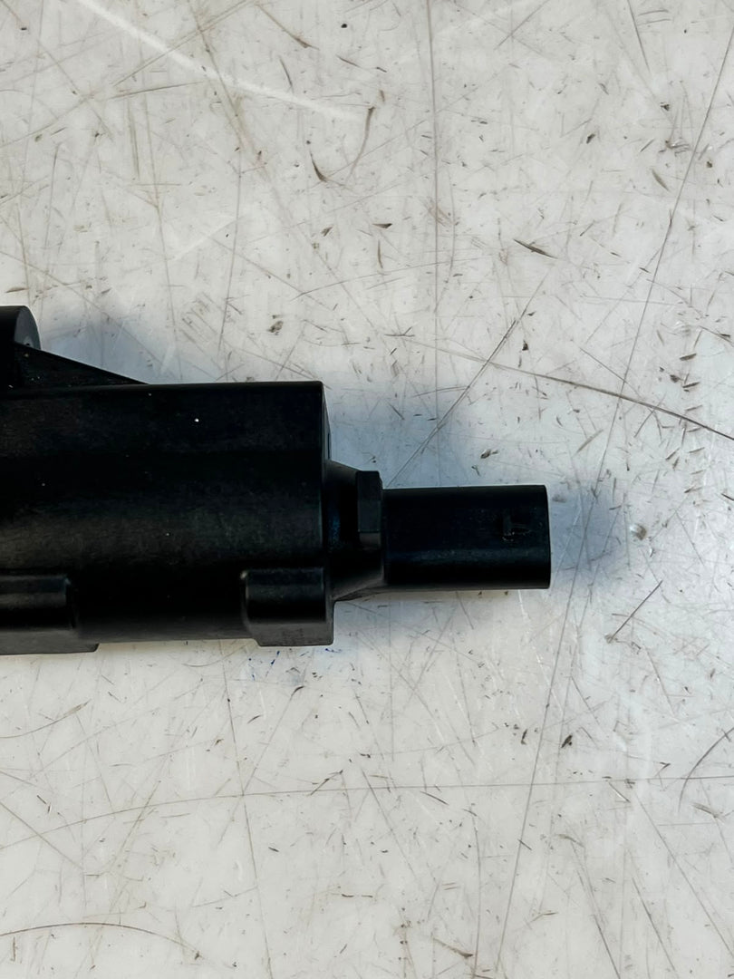 BMW 1 3 5 Series X3 X4 Oil Pressure Regulating Control Solenoid Valve 7639993 OEM