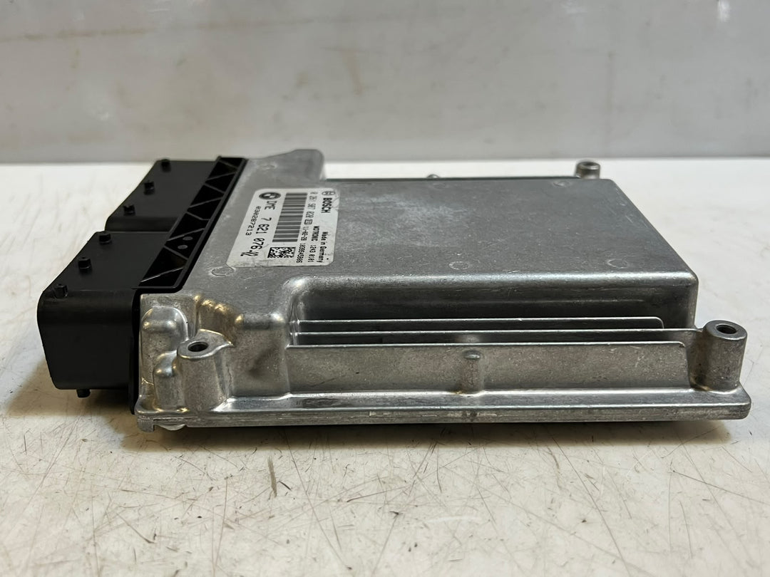 BMW X1 E84 2.0 N20 Engine Control Unit ECU DME 7621076 Bosch 0261S07020 OEM