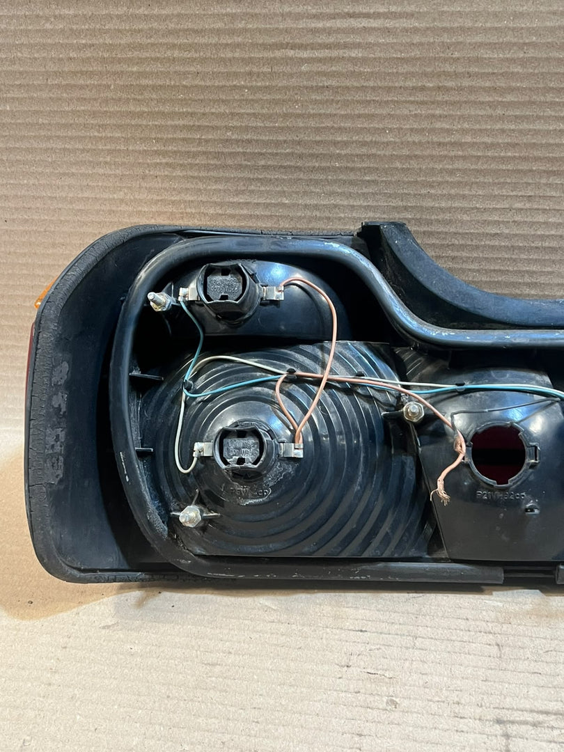 1989 BMW 735i E32 M30 USA RIGHT Rear Tail Light Back Lamp Assembly OEM
